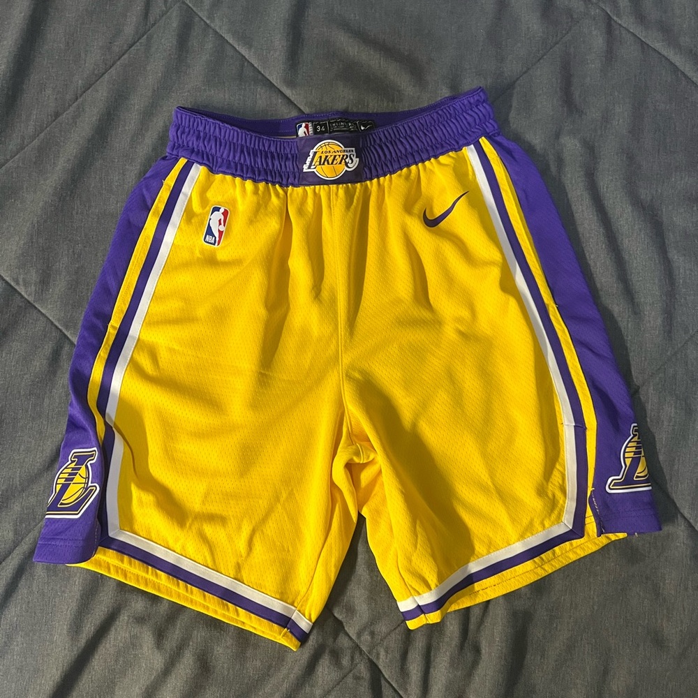 Lakers Nike 2019/20 Icon Swingman Shorts